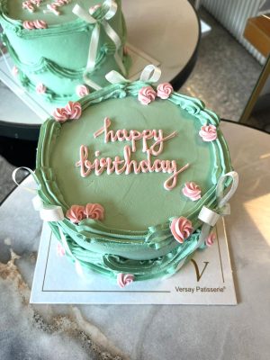 Pembe Çiçekli Pasta